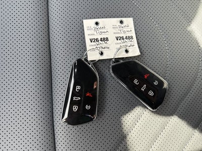 2026 Volkswagen Tiguan SE R-Line Black