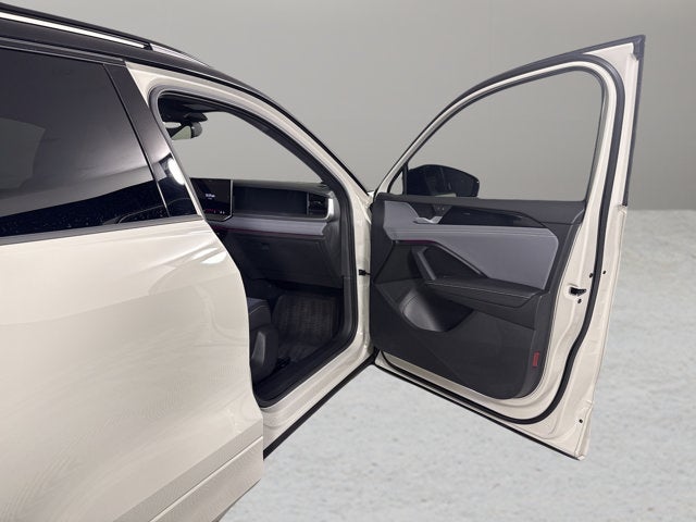 2025 Volkswagen Tiguan SE R-Line Black