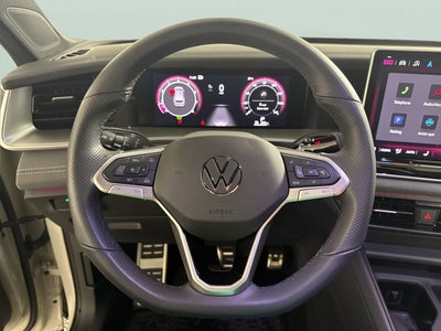 2025 Volkswagen Tiguan SE R-Line Black
