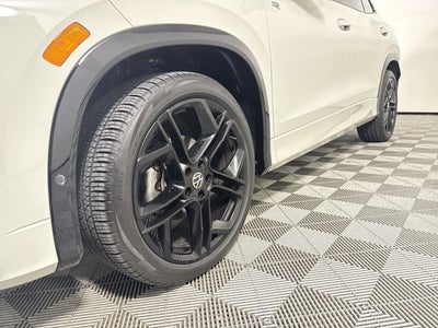 2025 Volkswagen Tiguan SE R-Line Black