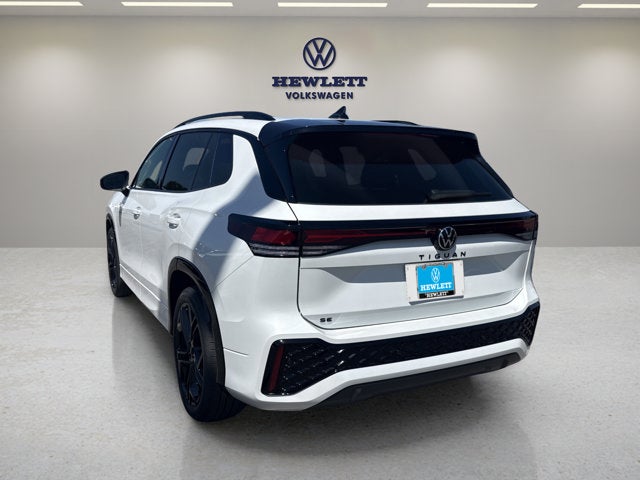 2026 Volkswagen Tiguan SE R-Line Black