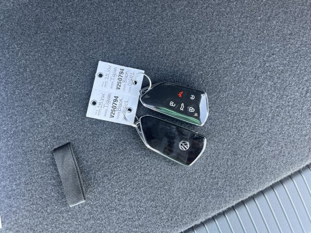 2025 Volkswagen Tiguan SEL R-Line