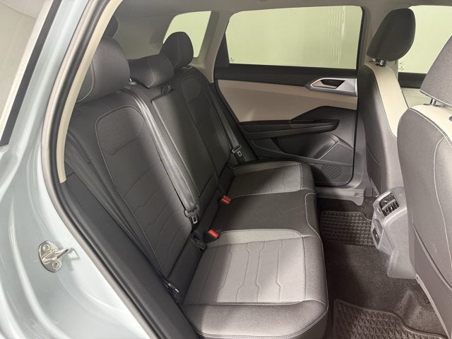2025 Volkswagen Taos SE