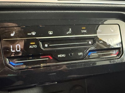 2025 Volkswagen Taos SE