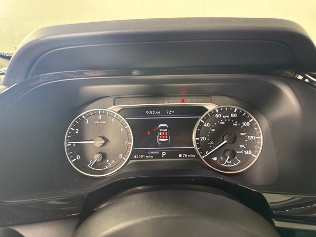 2024 Nissan Pathfinder SV