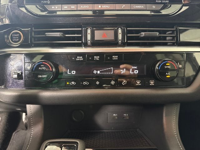2024 Nissan Pathfinder SV