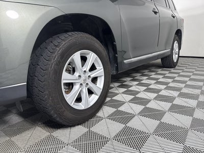 2013 Toyota Highlander FWD 4dr V6 (Natl)