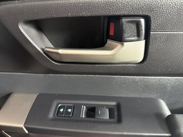 2022 Toyota Tundra 4WD SR5
