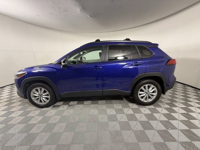 2025 Toyota Corolla Cross LE