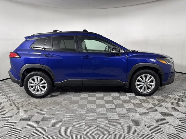 2025 Toyota Corolla Cross LE