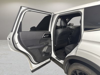 2023 Mitsubishi Outlander SE Black Edition