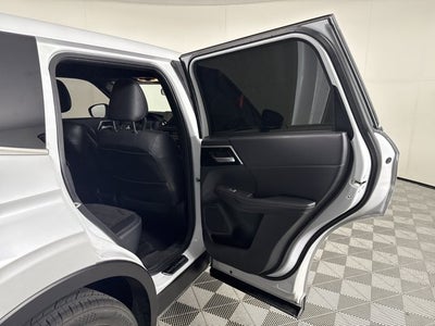 2023 Mitsubishi Outlander SE Black Edition