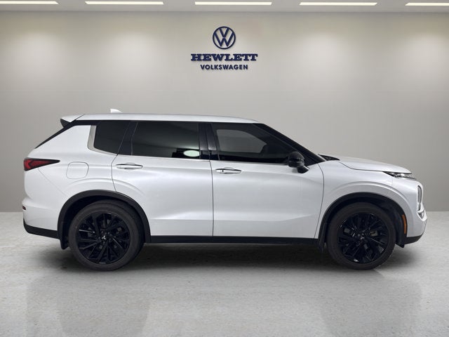2023 Mitsubishi Outlander SE Black Edition