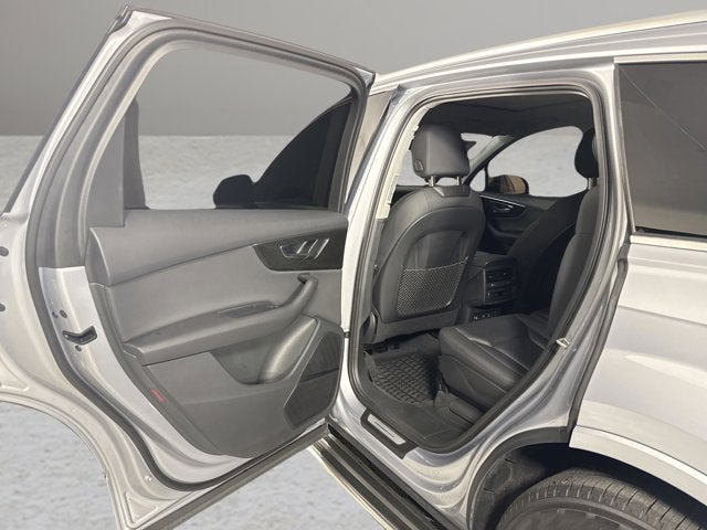 2021 Audi Q7 Premium Plus