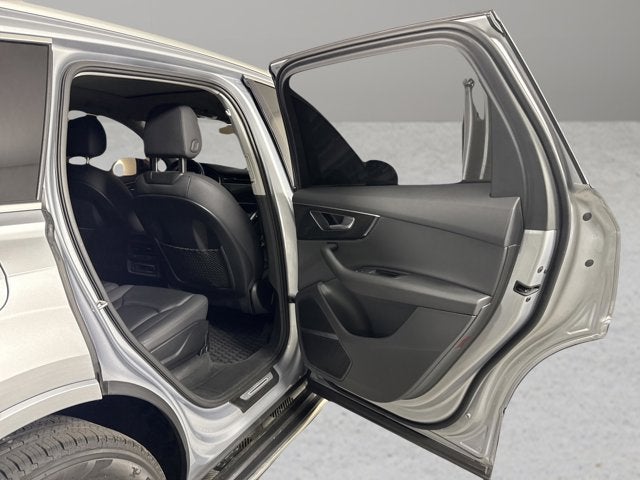 2021 Audi Q7 Premium Plus