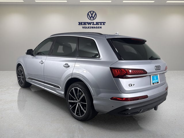 2021 Audi Q7 Premium Plus