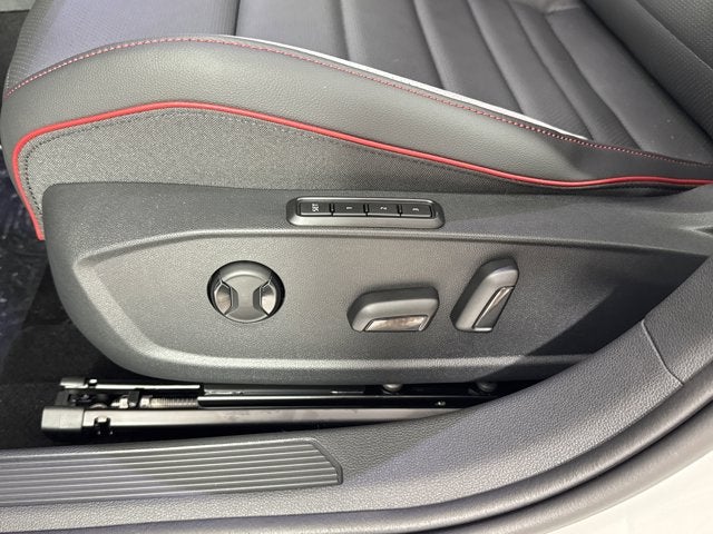 2025 Volkswagen Golf GTI SE