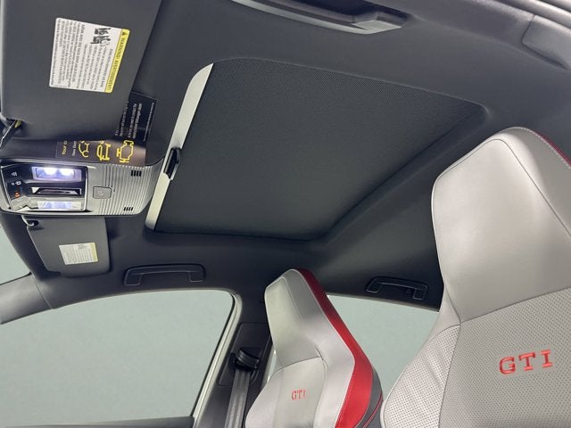 2025 Volkswagen Golf GTI SE