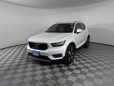 2021 Volvo XC40 Momentum