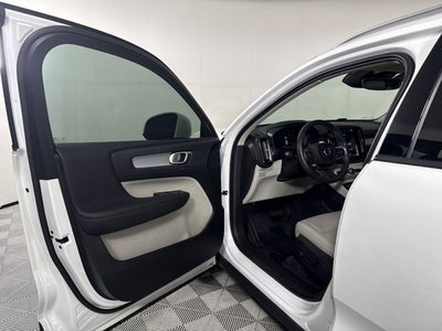 2021 Volvo XC40 Momentum