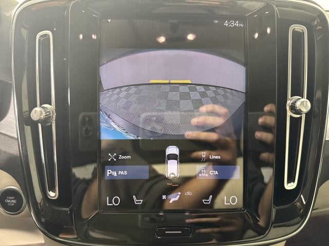 2021 Volvo XC40 Momentum