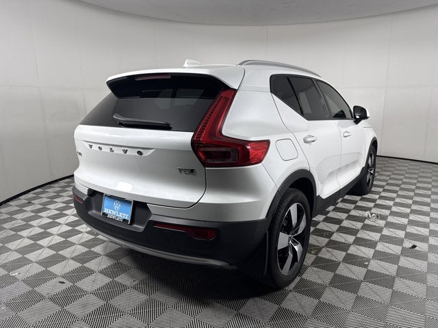 2021 Volvo XC40 Momentum