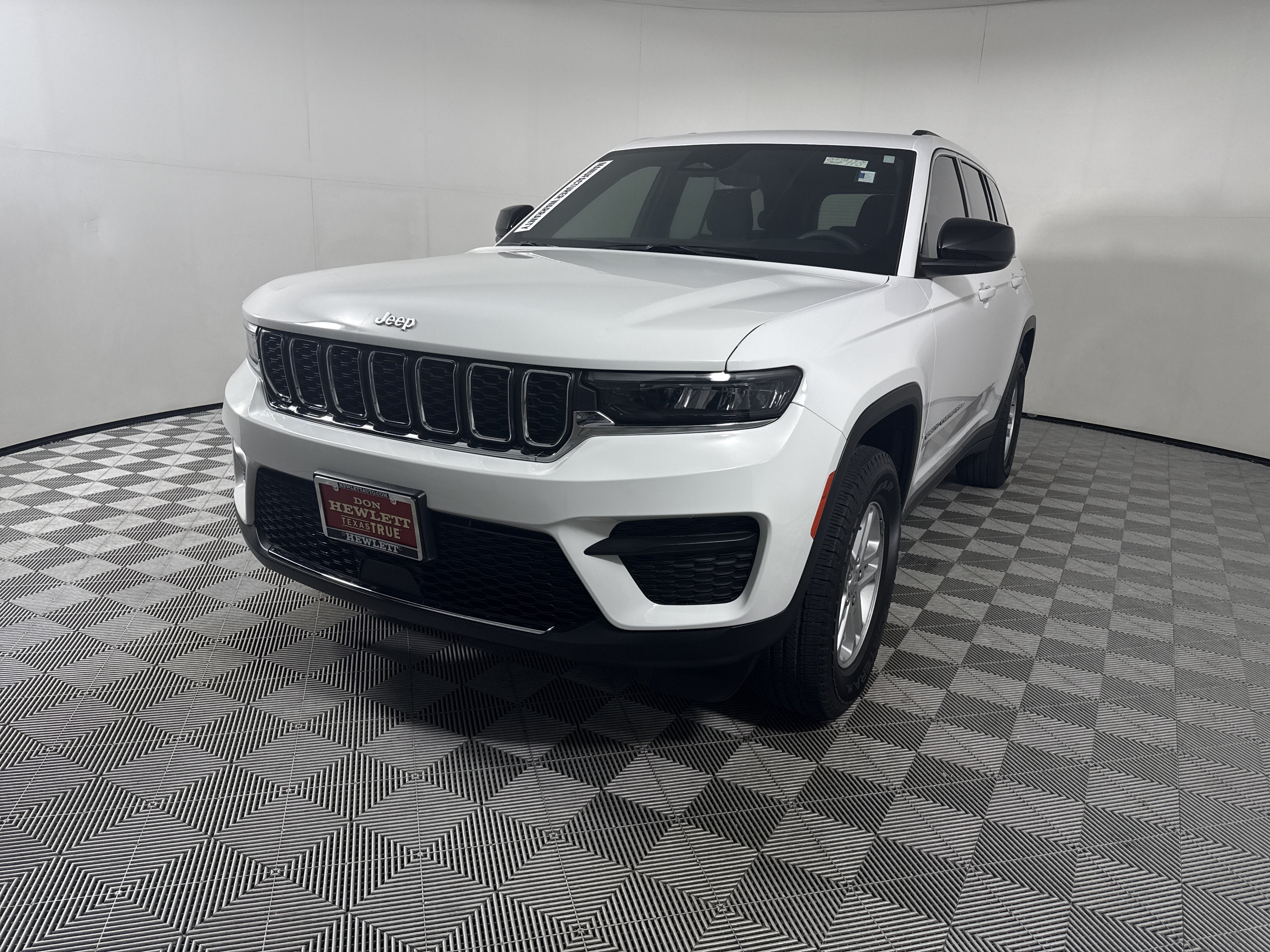 2024 Jeep Grand Cherokee Laredo
