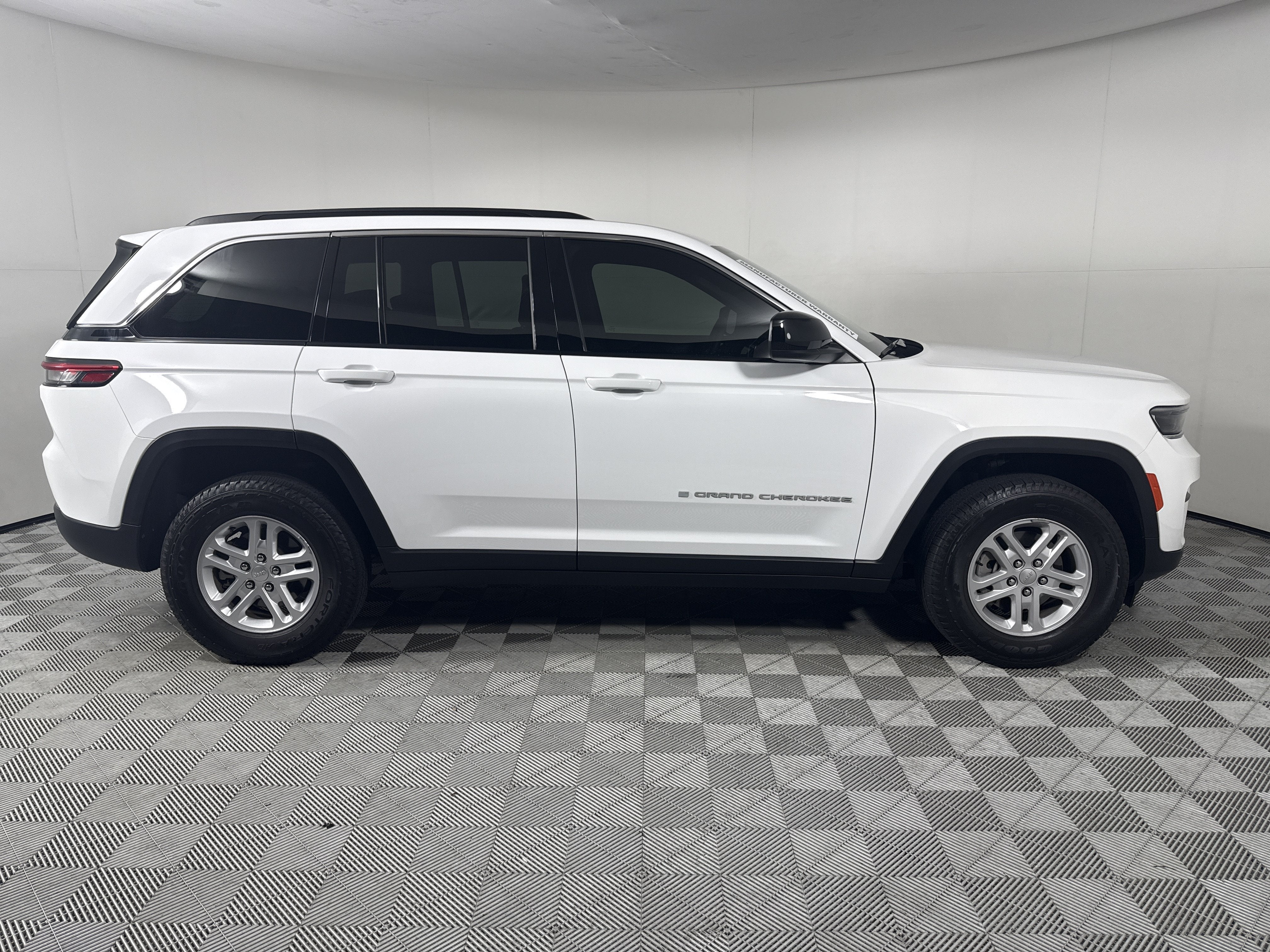 2024 Jeep Grand Cherokee Laredo