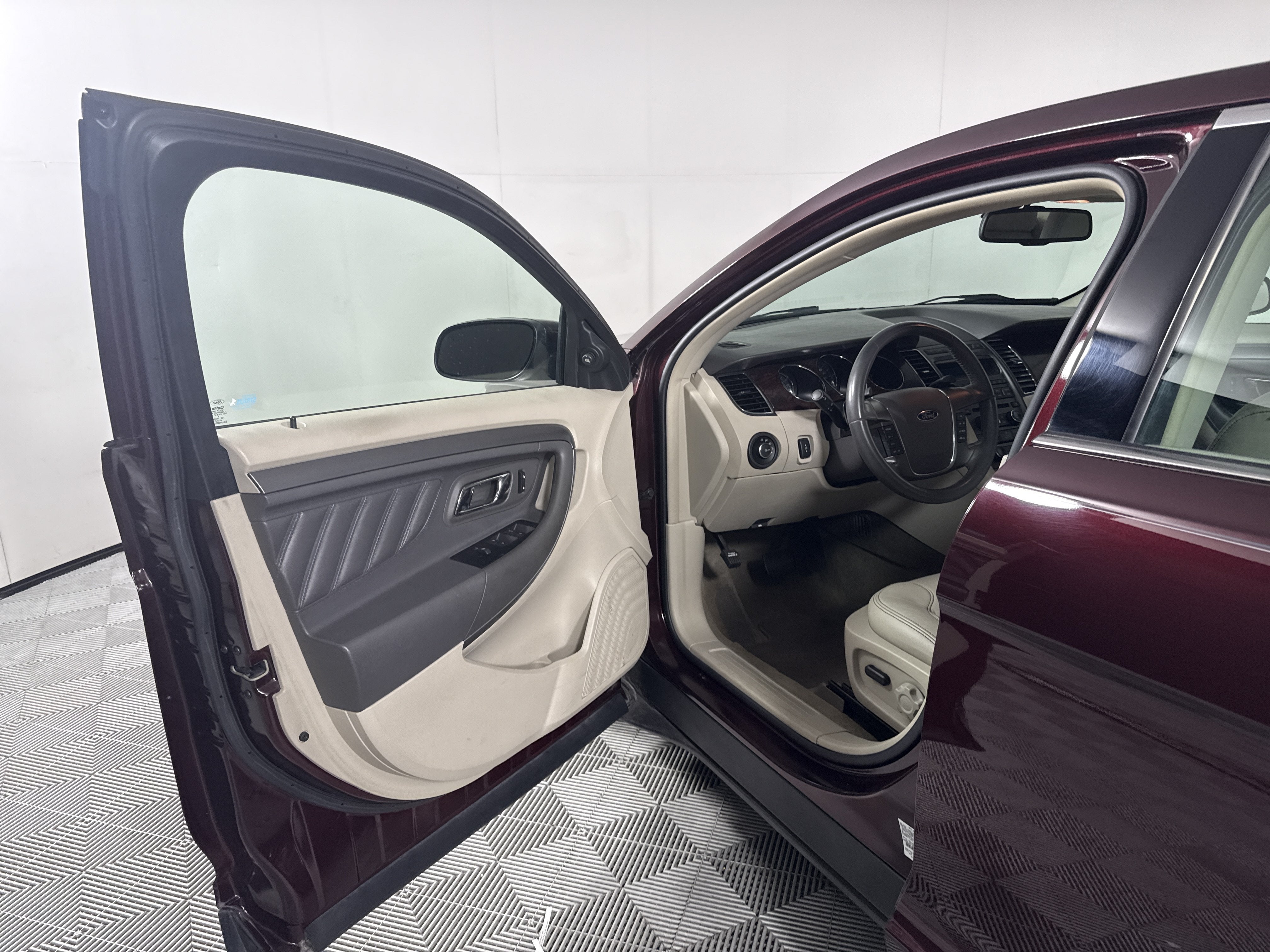 2011 Ford Taurus SEL