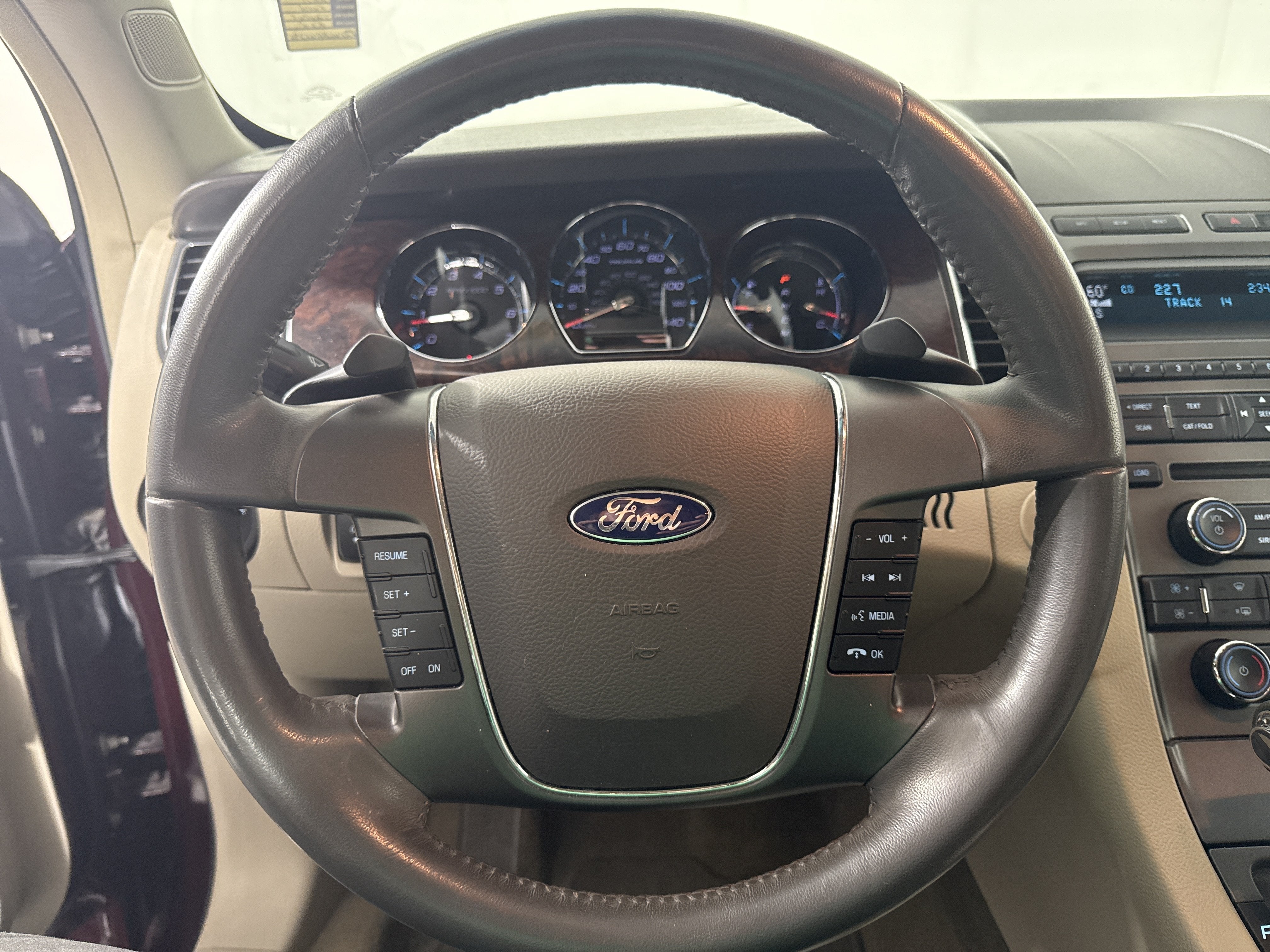 2011 Ford Taurus SEL