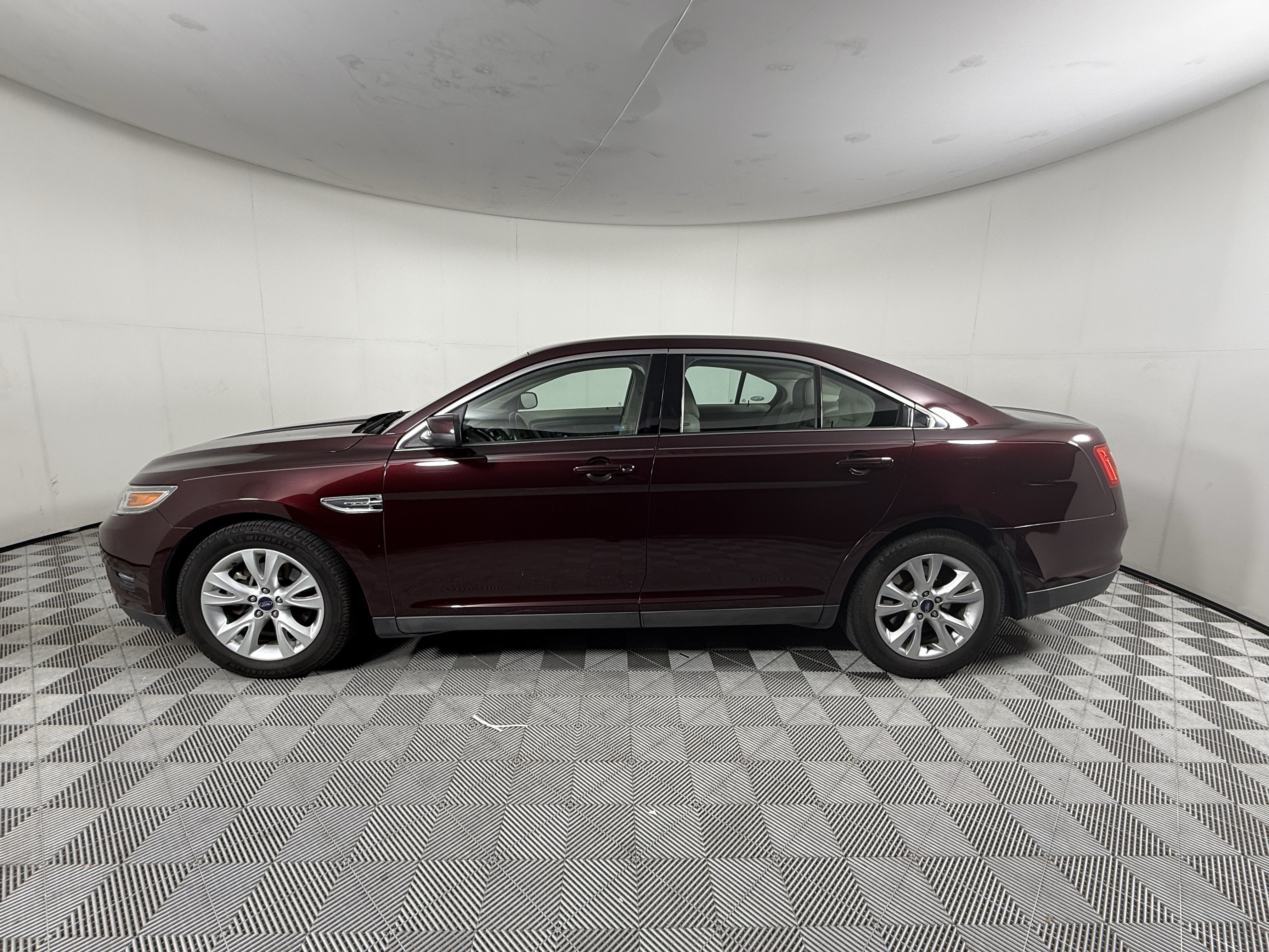 2011 Ford Taurus SEL