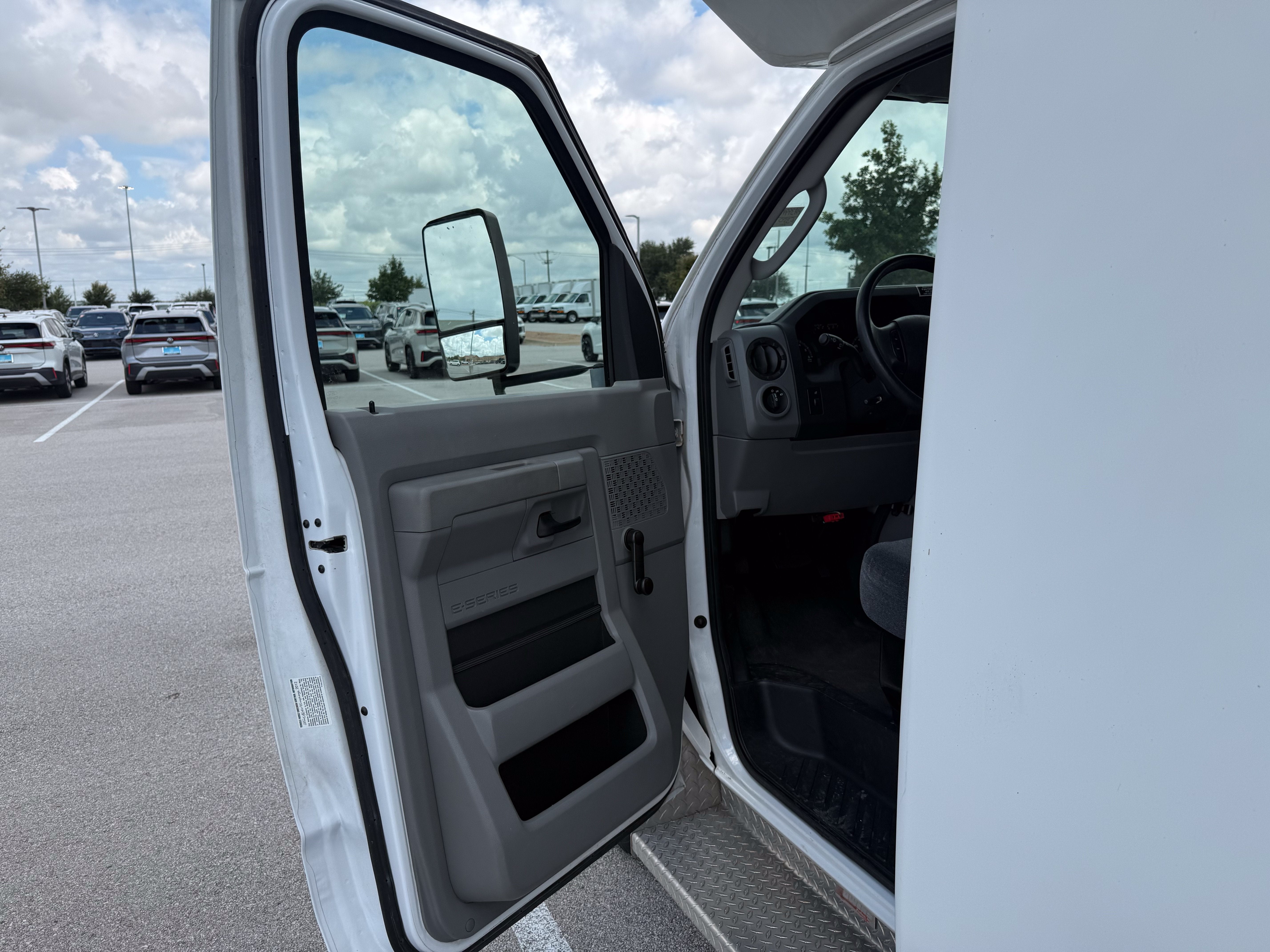 2013 Ford Econoline Passenger Van 14 Passenger Van