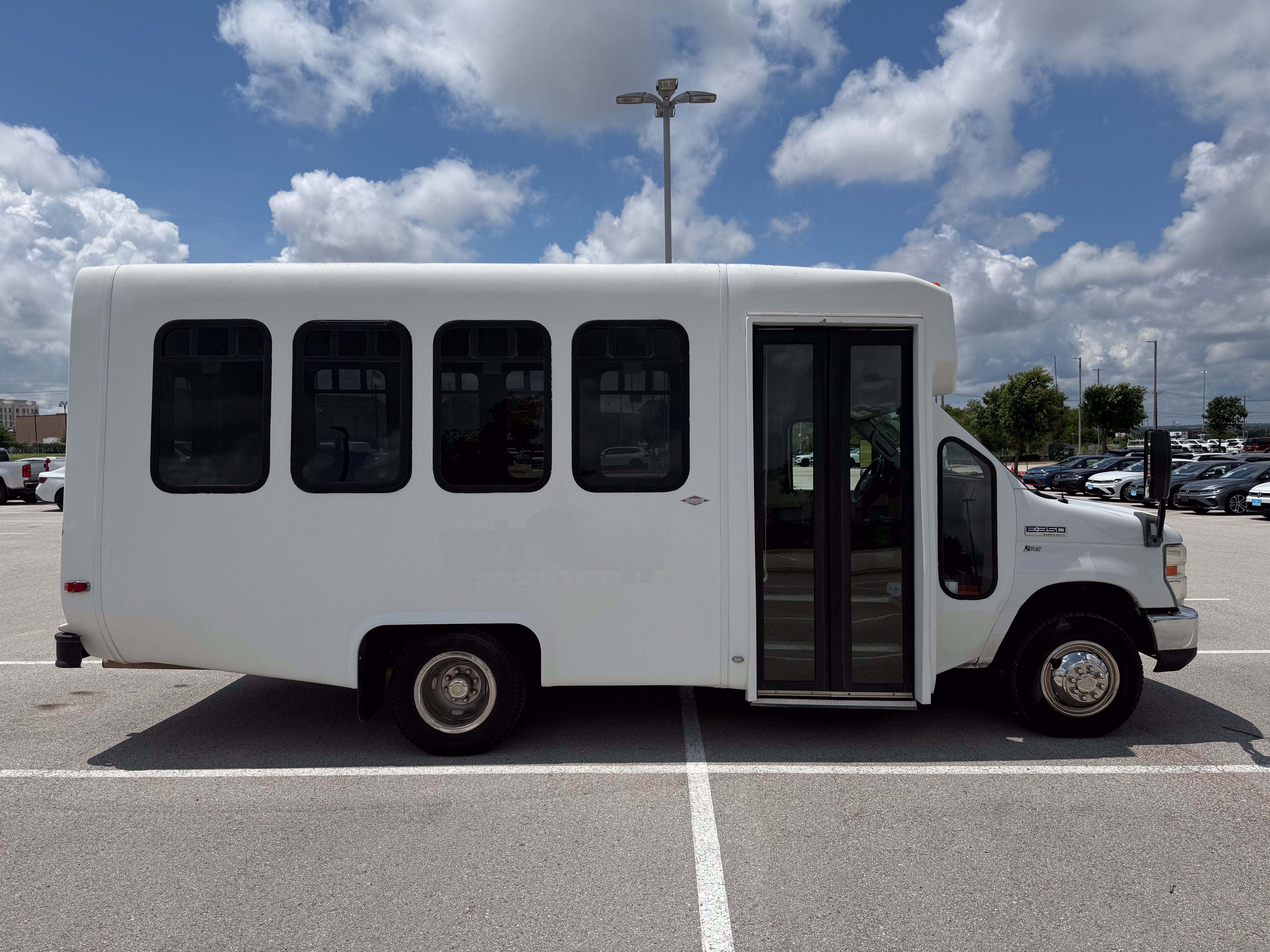 2013 Ford Econoline Passenger Van 14 Passenger Van