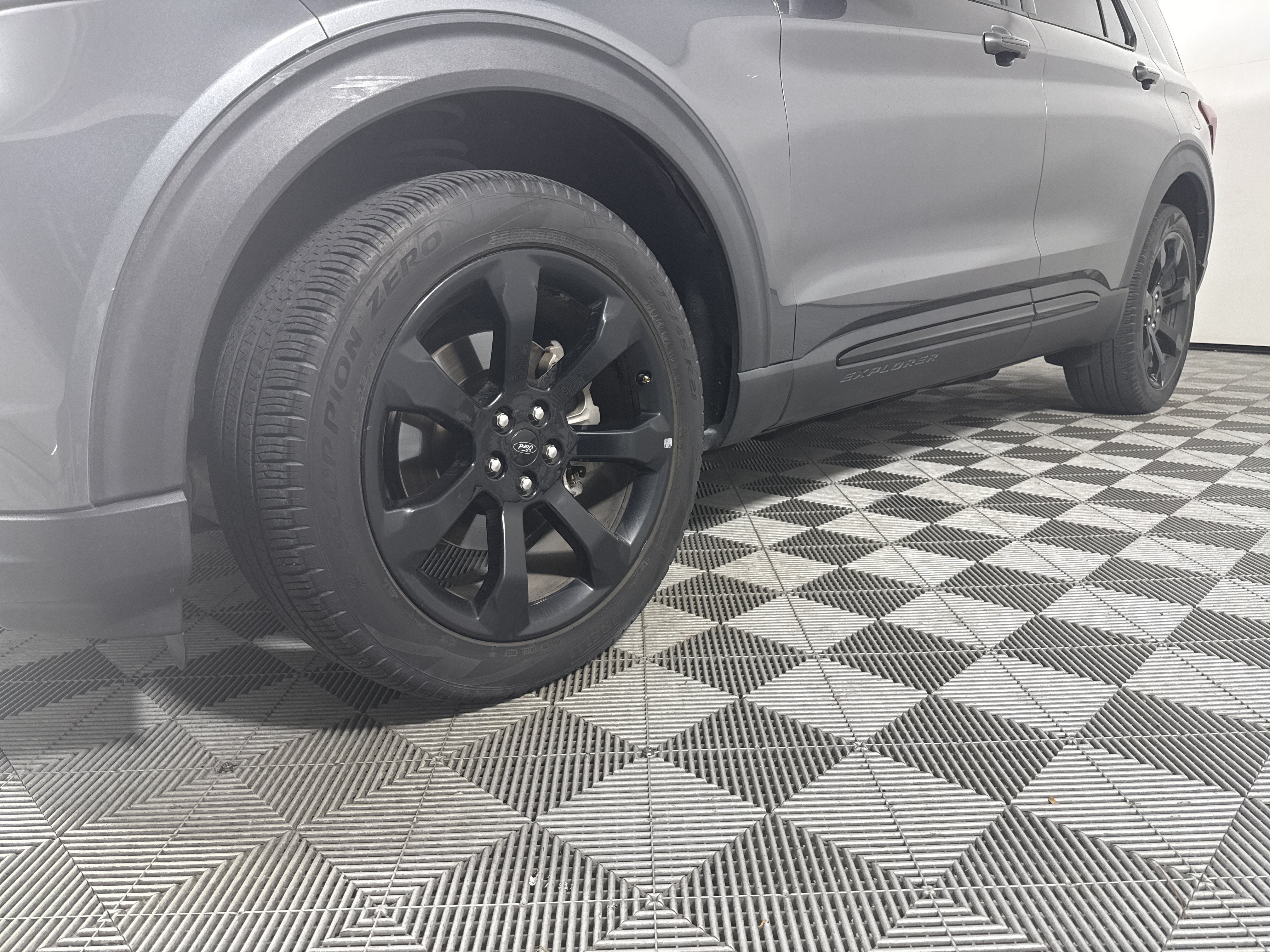 2023 Ford Explorer ST-Line