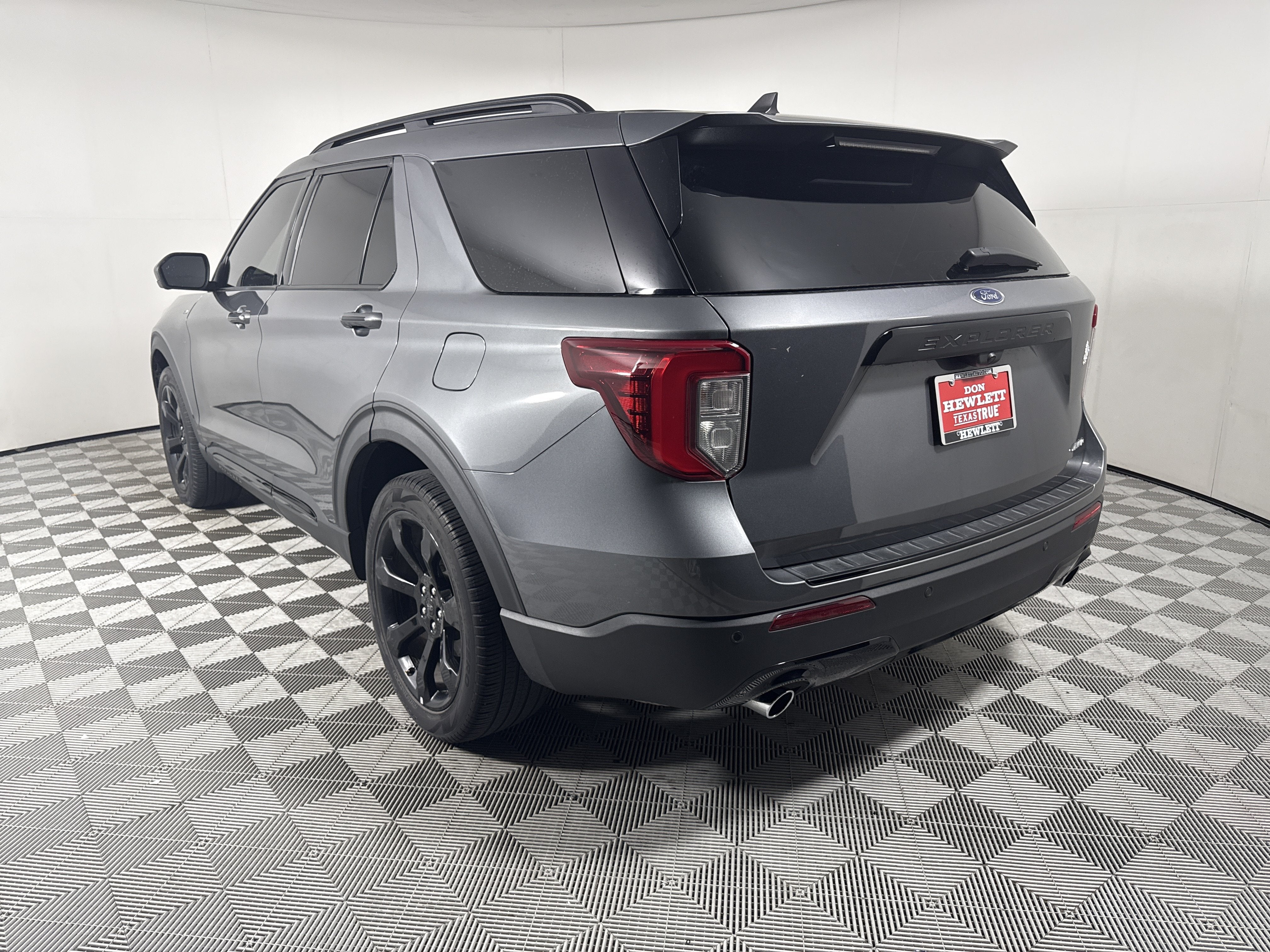 2023 Ford Explorer ST-Line