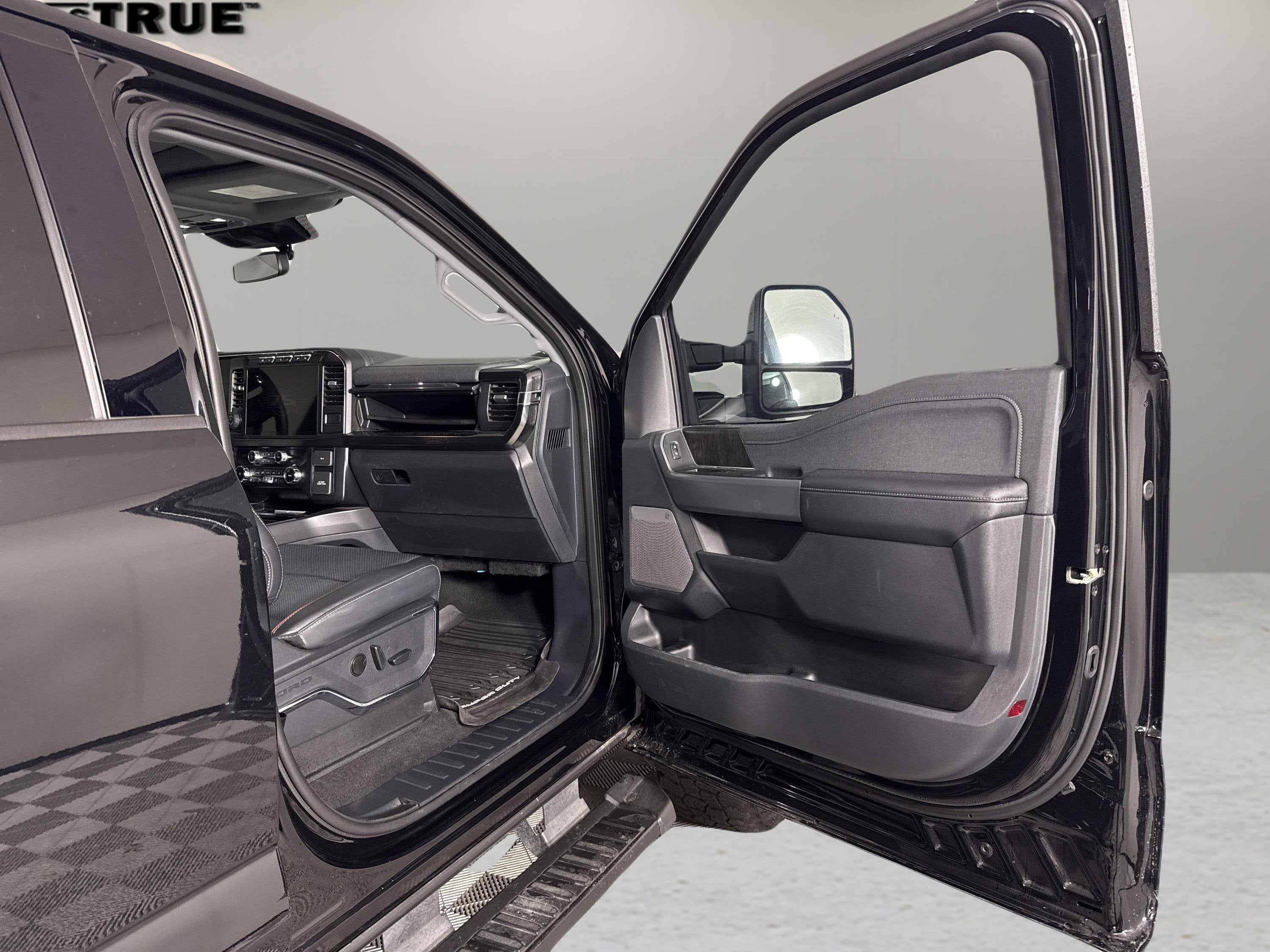 2023 Ford Super Duty F-250 SRW LARIAT