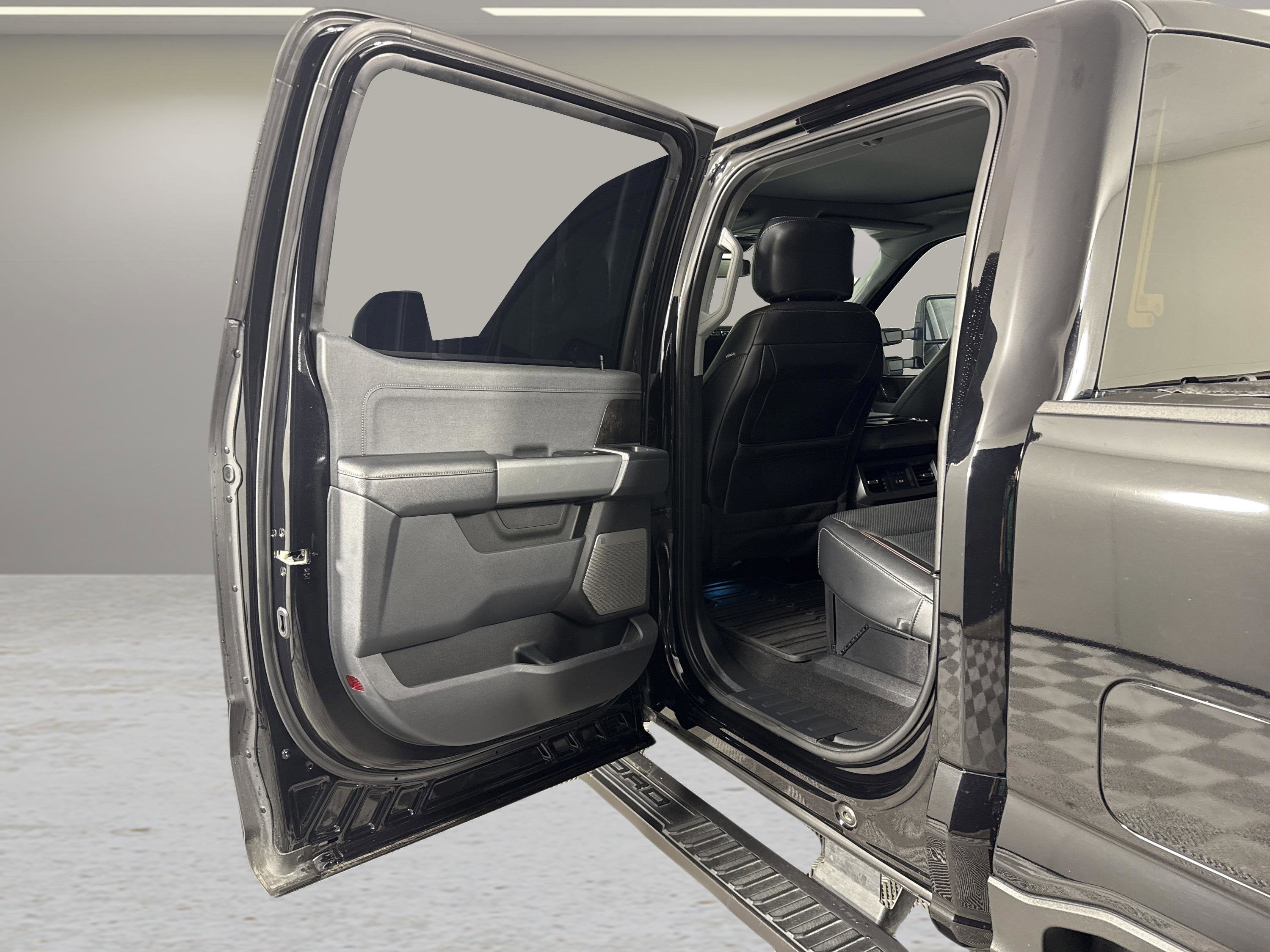 2023 Ford Super Duty F-250 SRW LARIAT