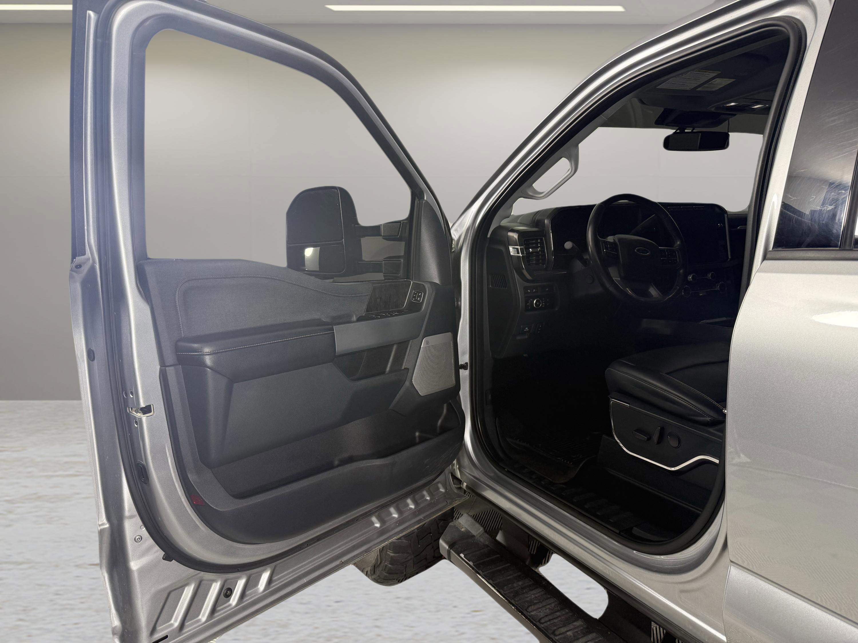 2024 Ford Super Duty F-350 SRW LARIAT