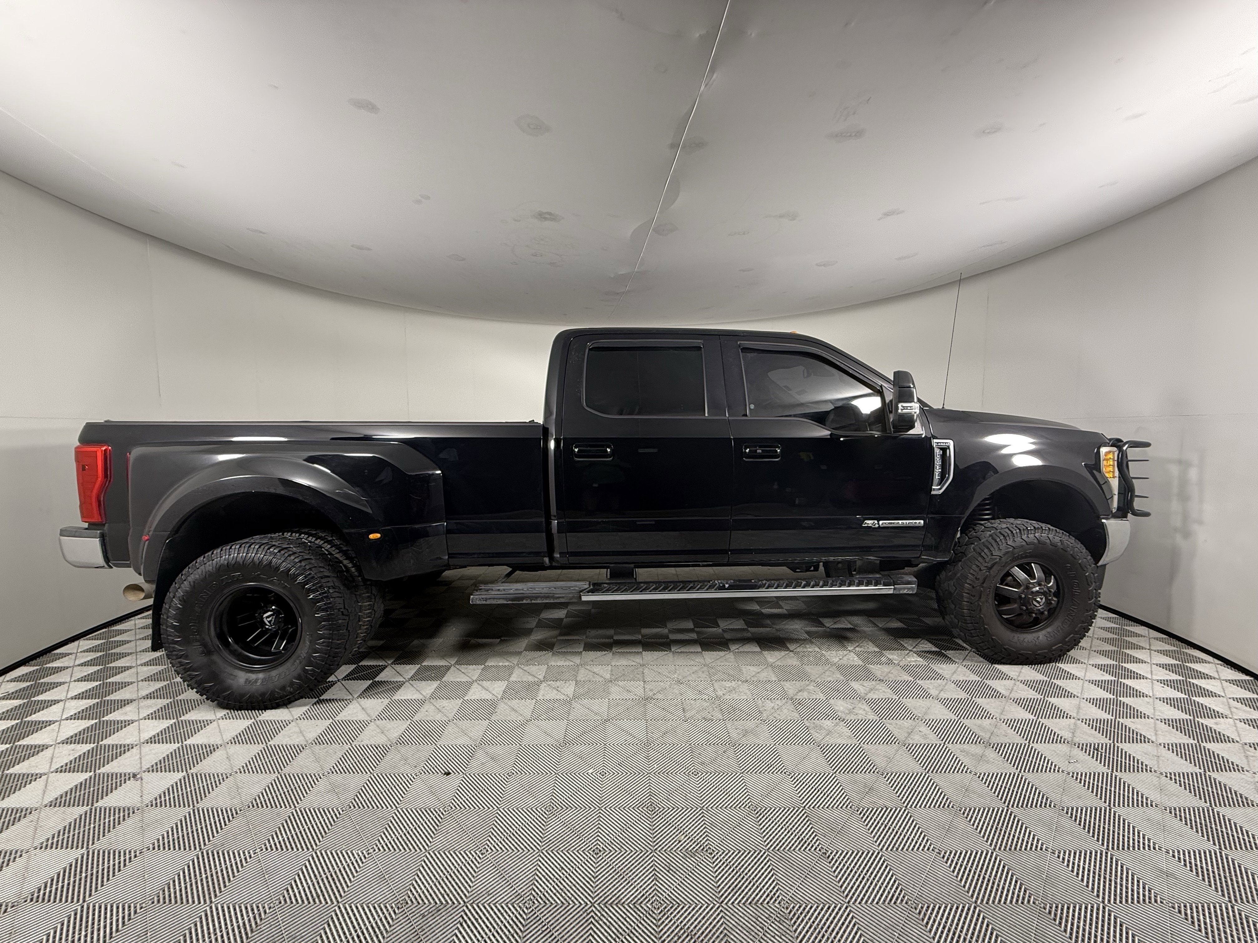 2017 Ford Super Duty F-350 DRW Base