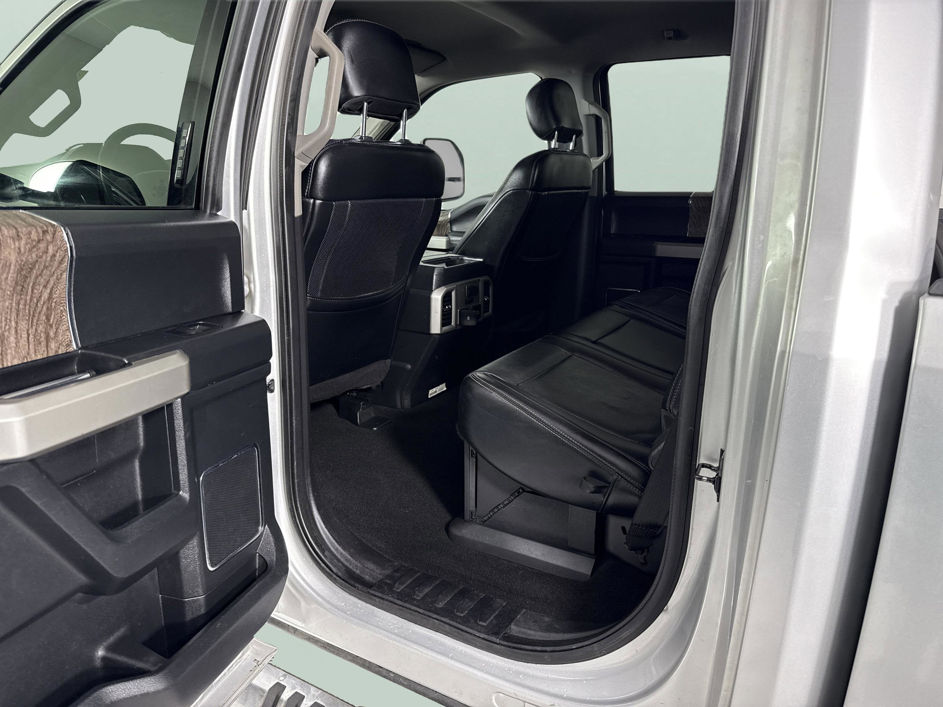 2019 Ford Super Duty F-350 DRW LARIAT