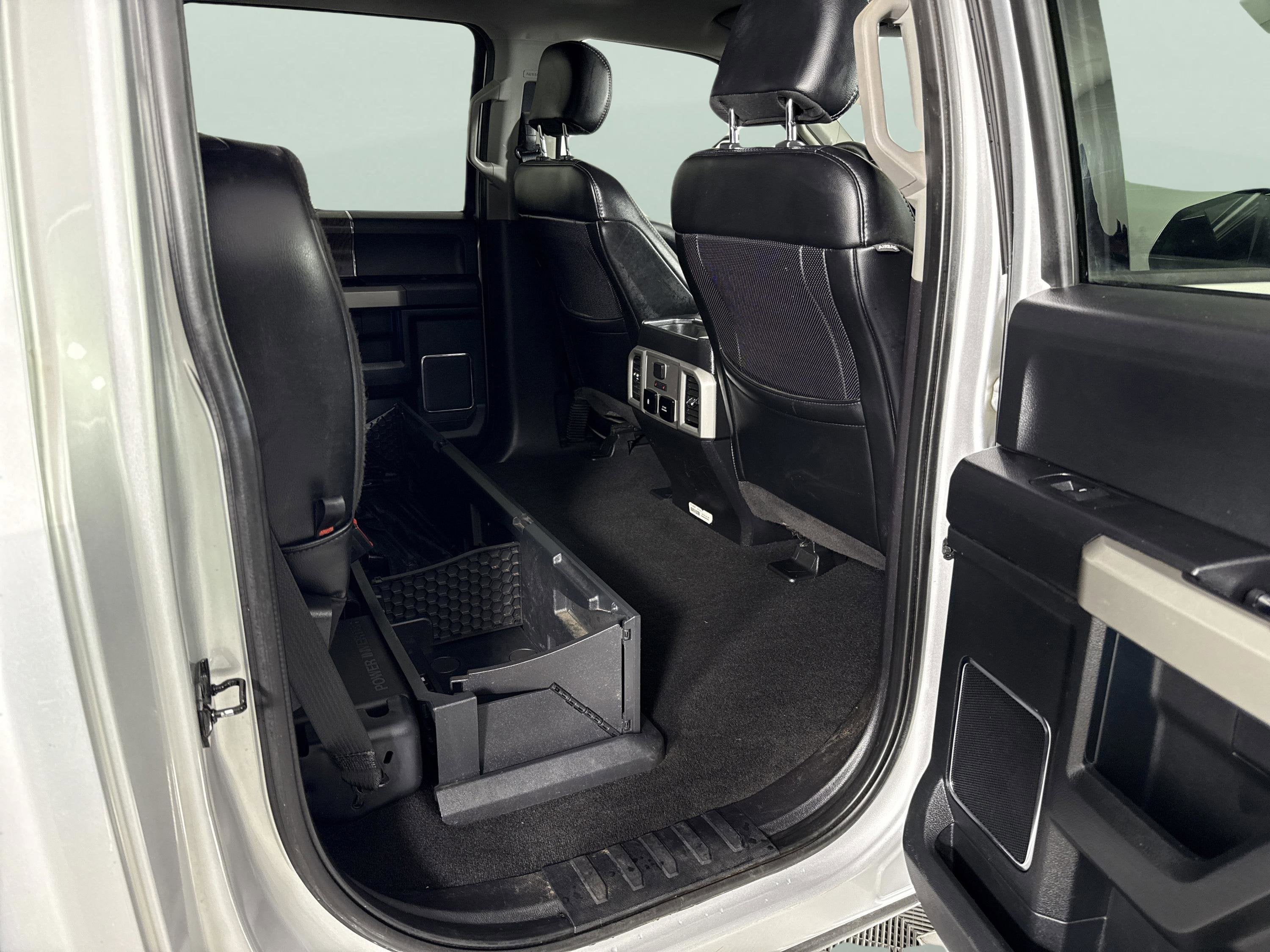 2019 Ford Super Duty F-350 DRW LARIAT