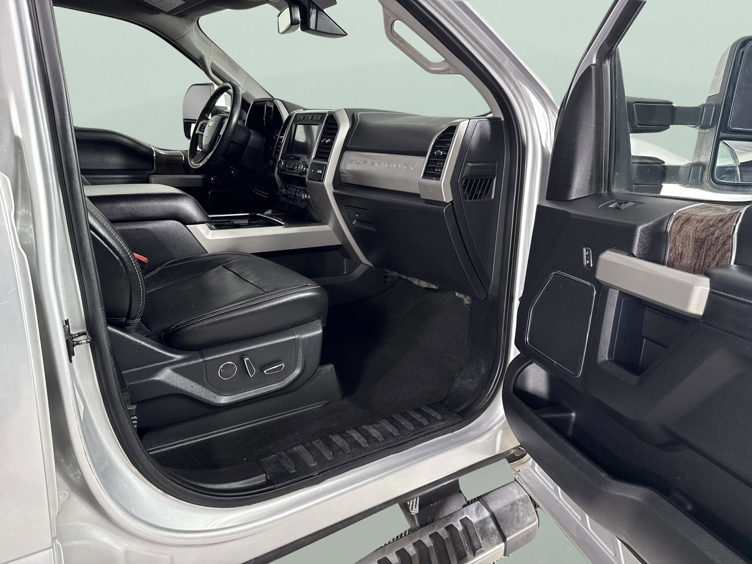 2019 Ford Super Duty F-350 DRW LARIAT