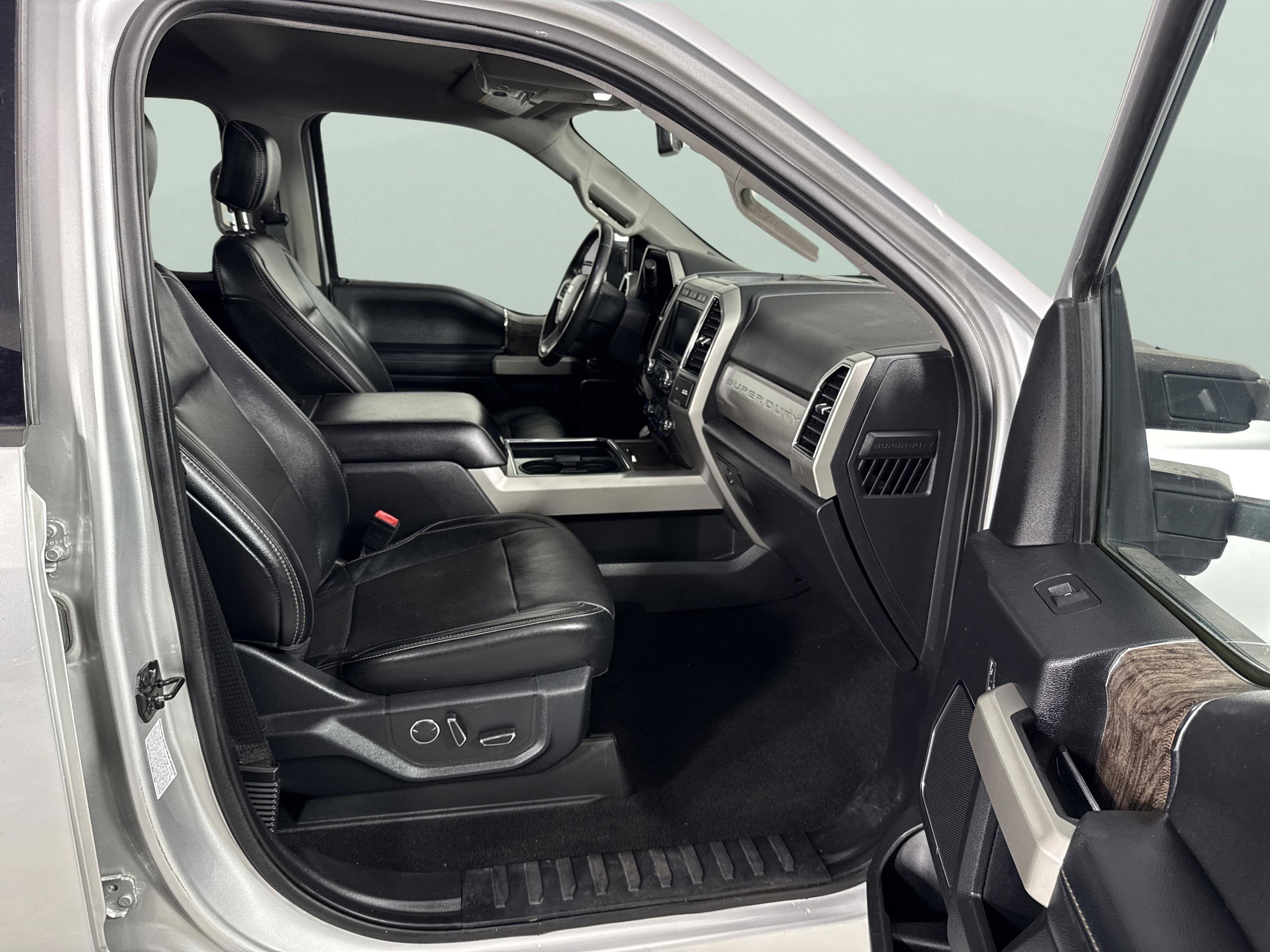 2019 Ford Super Duty F-350 DRW LARIAT