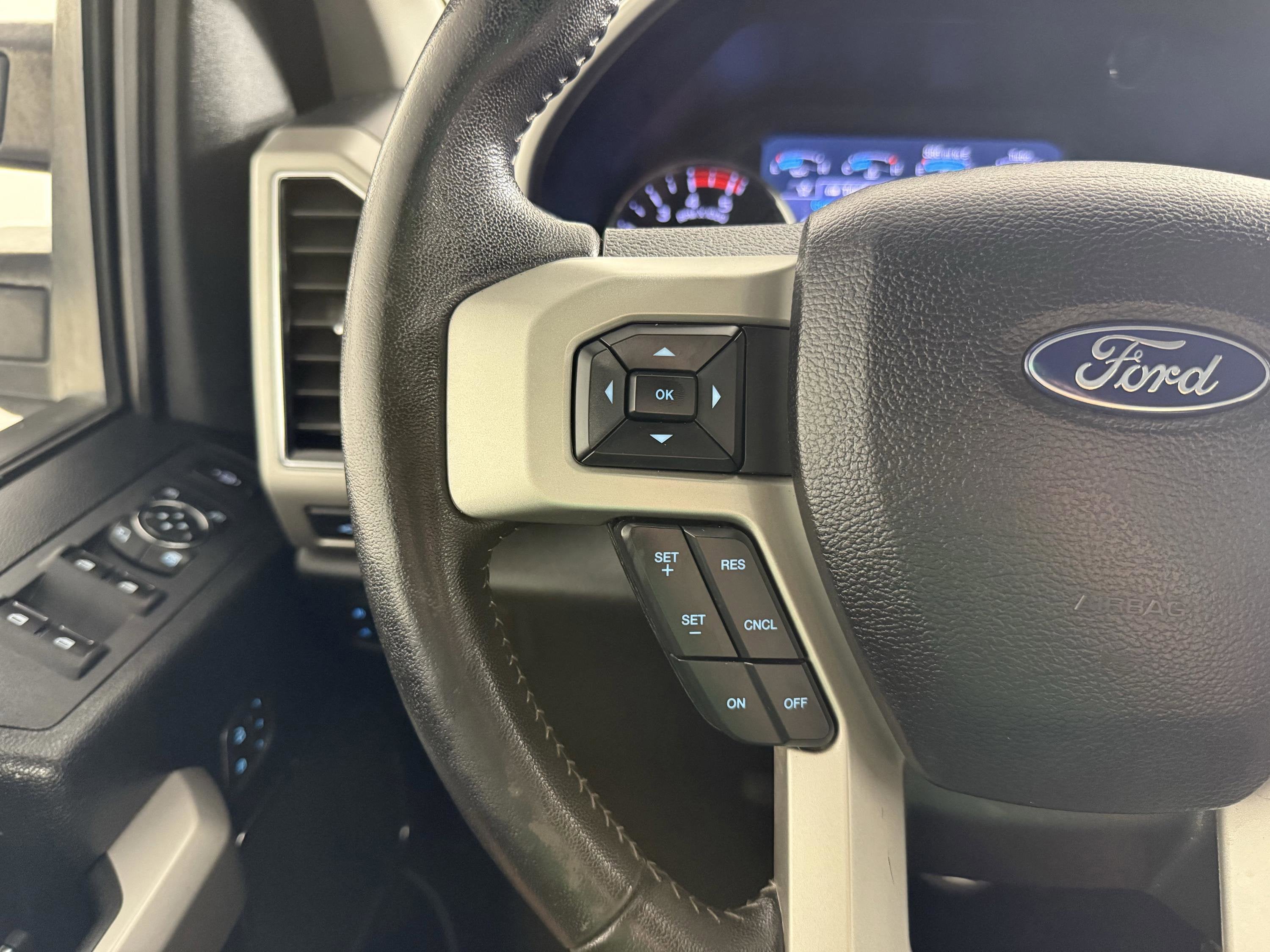 2019 Ford Super Duty F-350 DRW LARIAT