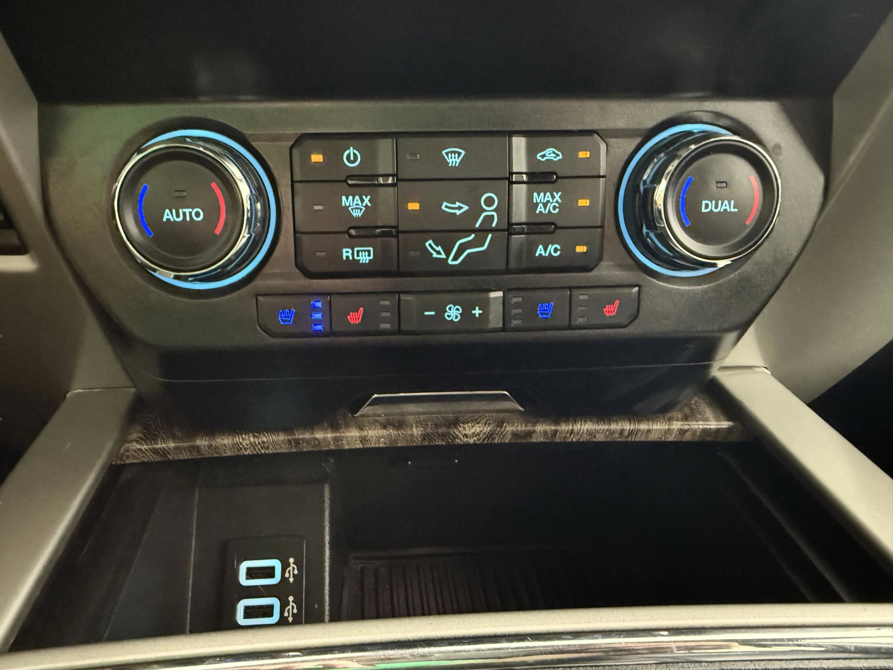 2019 Ford Super Duty F-350 DRW LARIAT