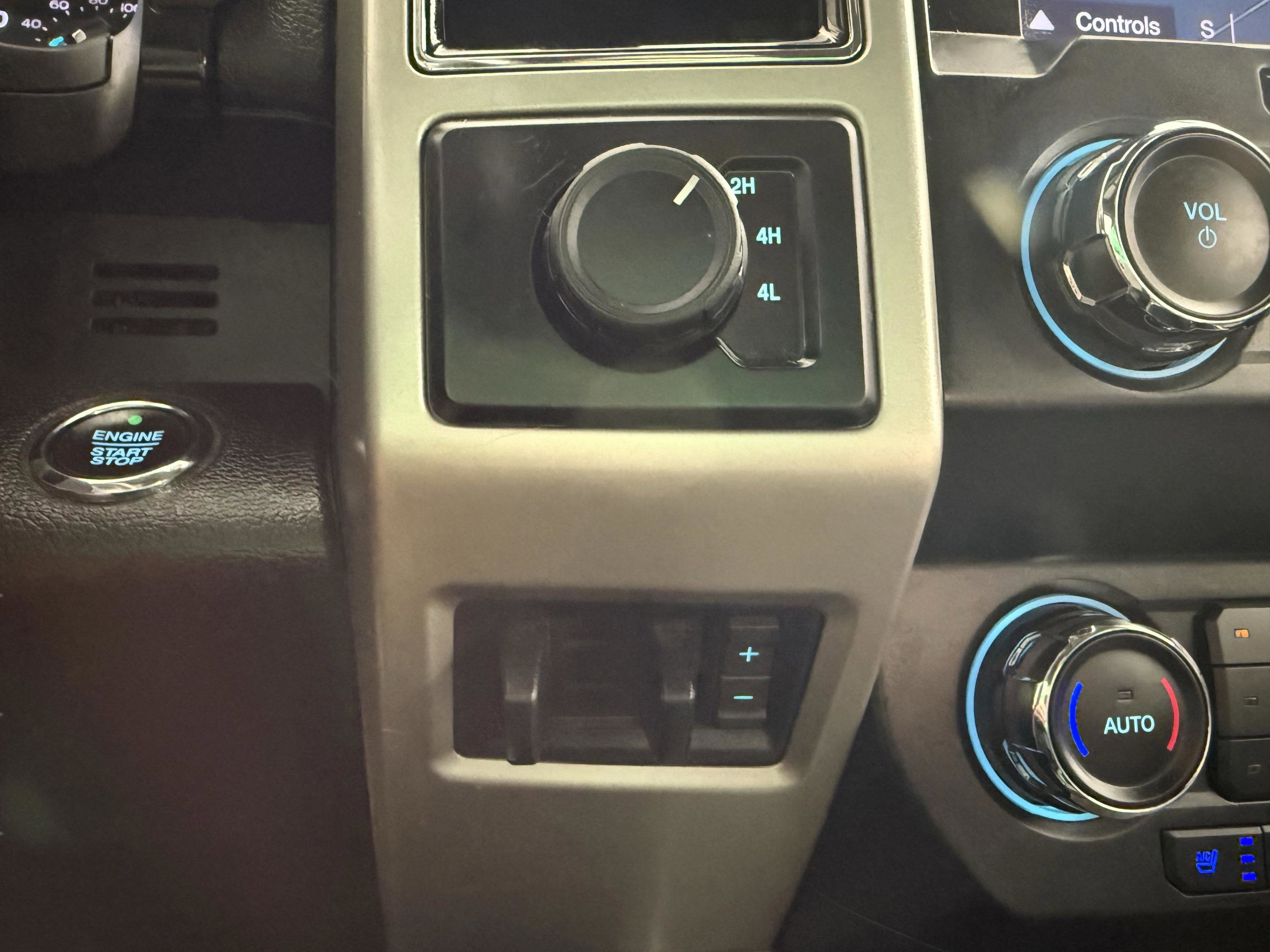 2019 Ford Super Duty F-350 DRW LARIAT