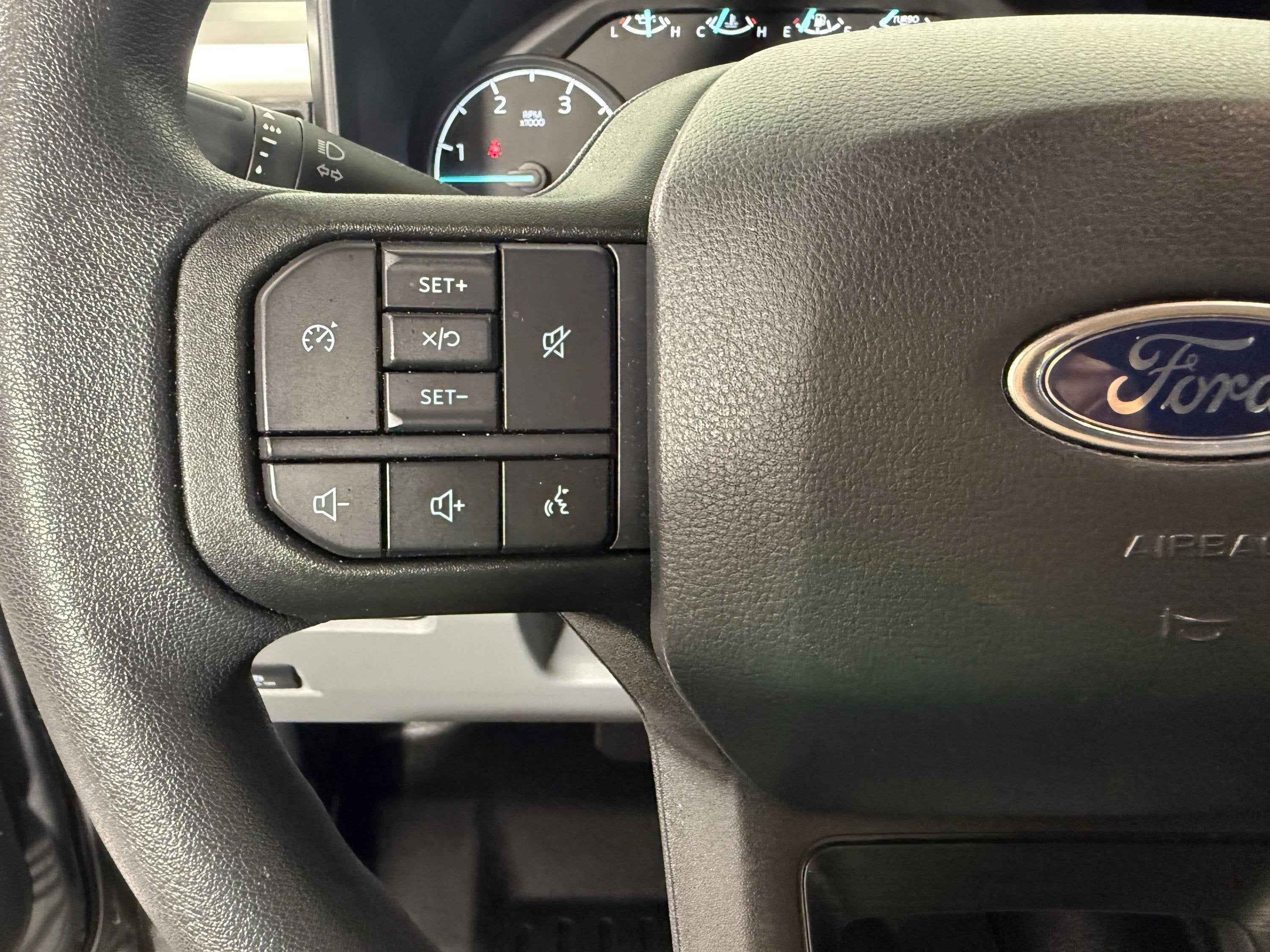 2023 Ford Super Duty F-350 DRW XL