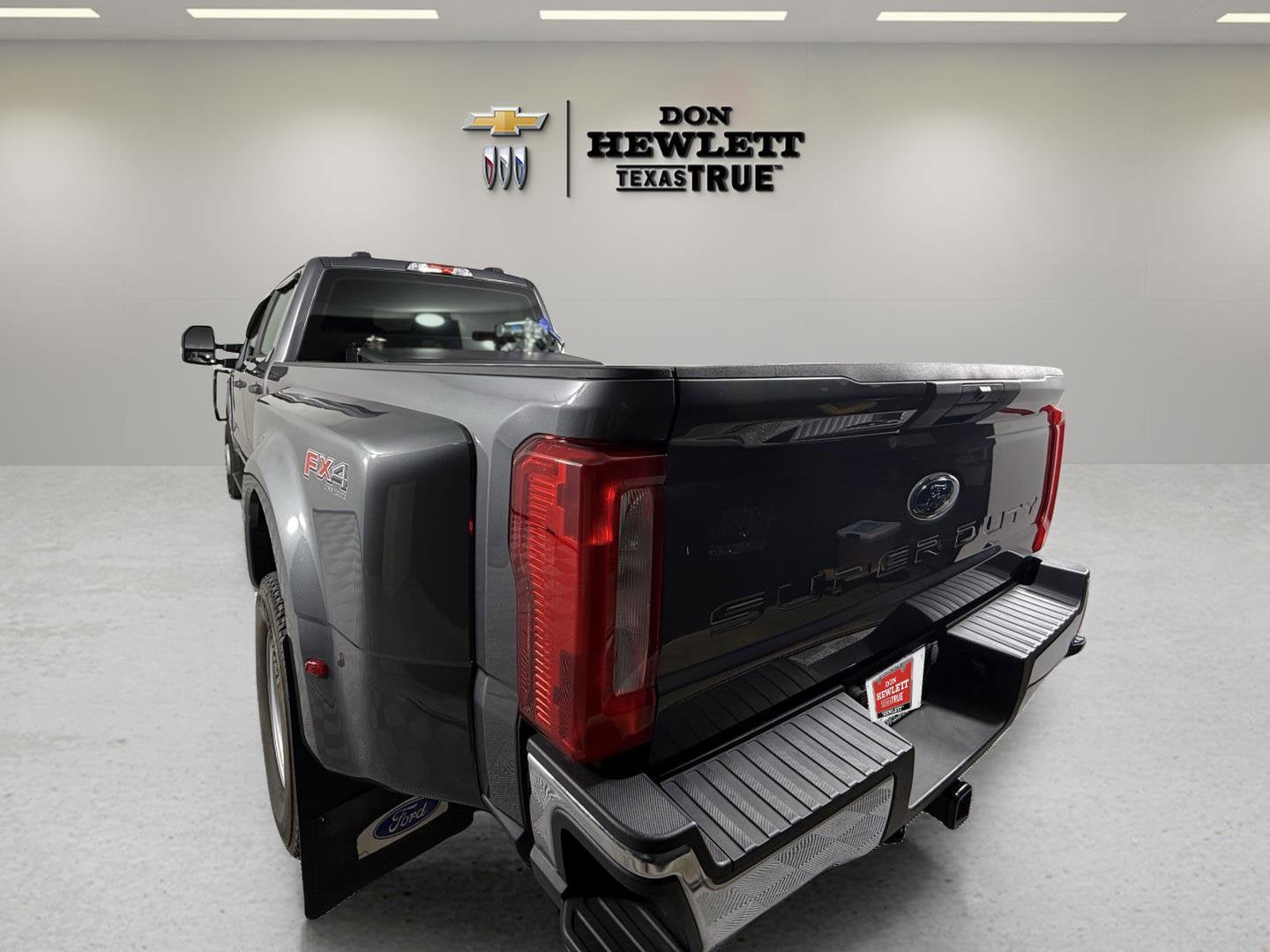 2023 Ford Super Duty F-350 DRW XL