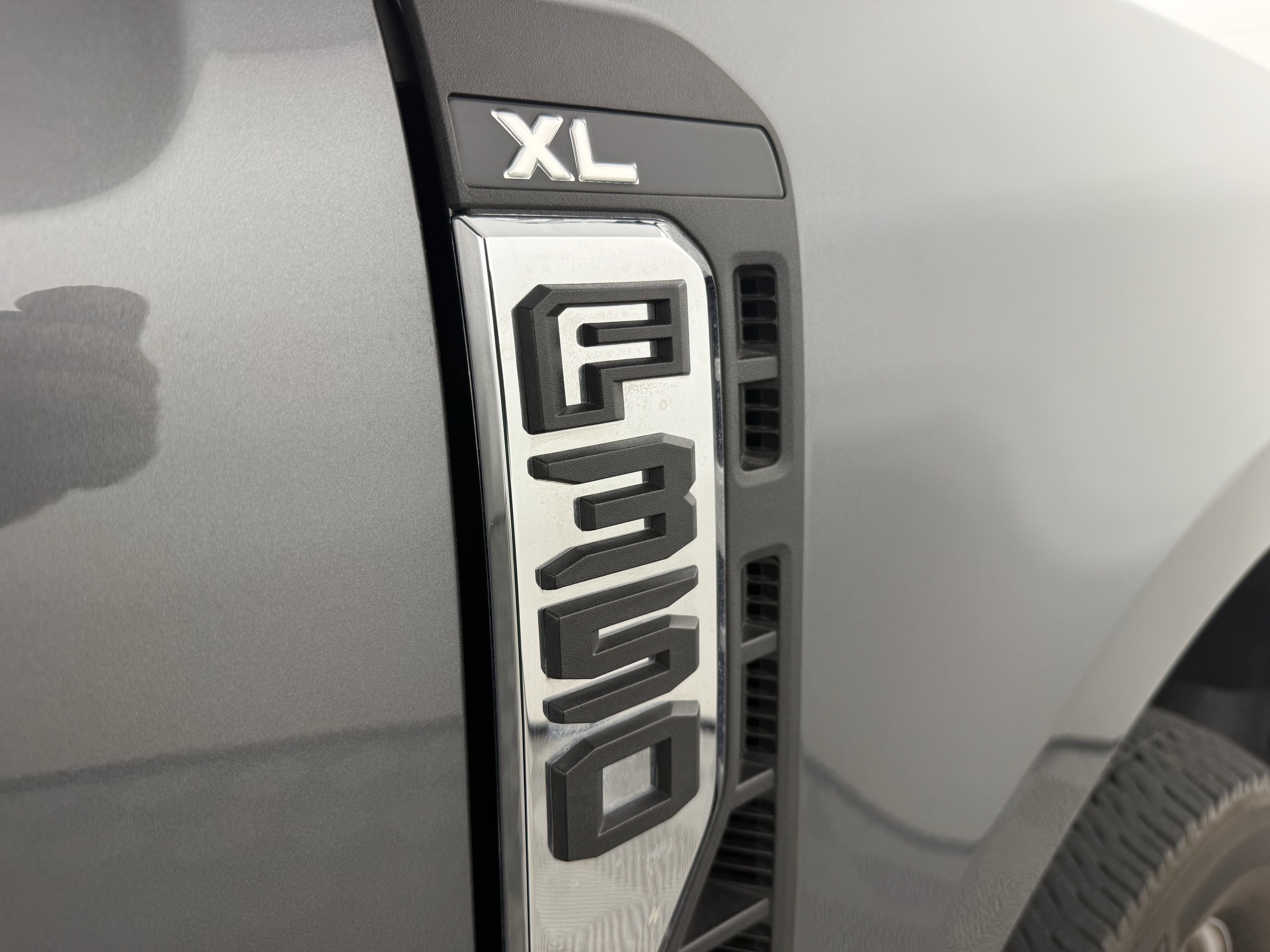 2023 Ford Super Duty F-350 DRW XL