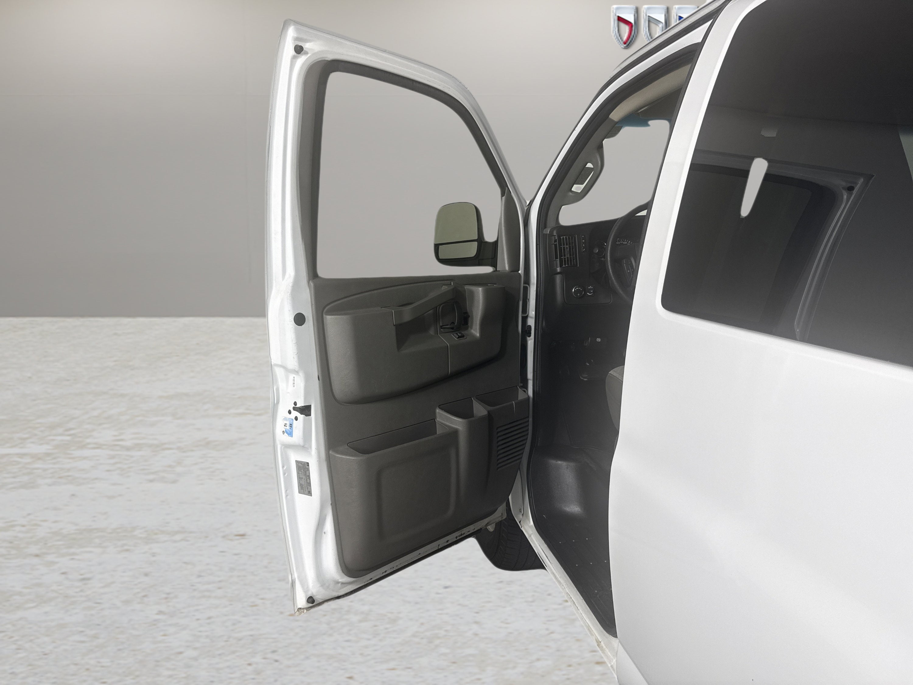 2017 Chevrolet Express Passenger LT